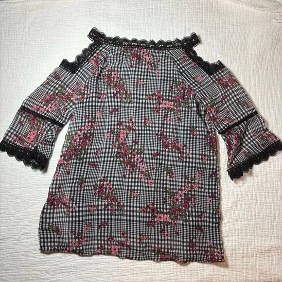 Arizona Jean Company Black and Pink Checkered Blouse - Picture 3 of 5